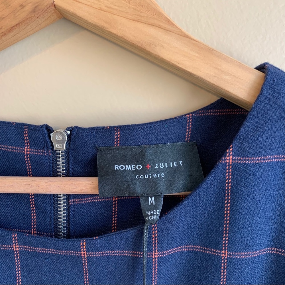 Romeo + Juliet Couture Plaid Crop Top Navy Medium - Picture 6 of 7